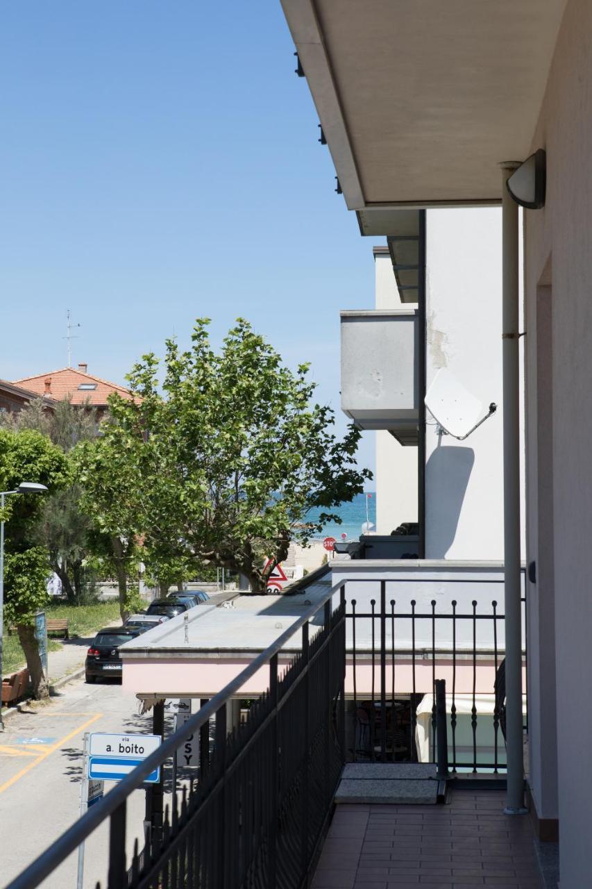 Residence Tre Trilo&Suites Rimini Exteriér fotografie